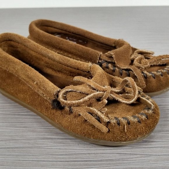 Minnetonka 'Kilty' Moccasin, Brown Suede, Toddler Size 8 - Picture 3 of 7
